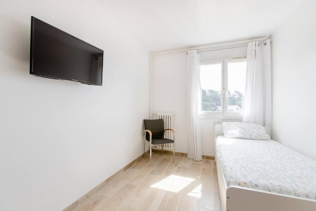 Private Room In Renovated Apartment - Tram 1 Min Walk Nice Buitenkant foto