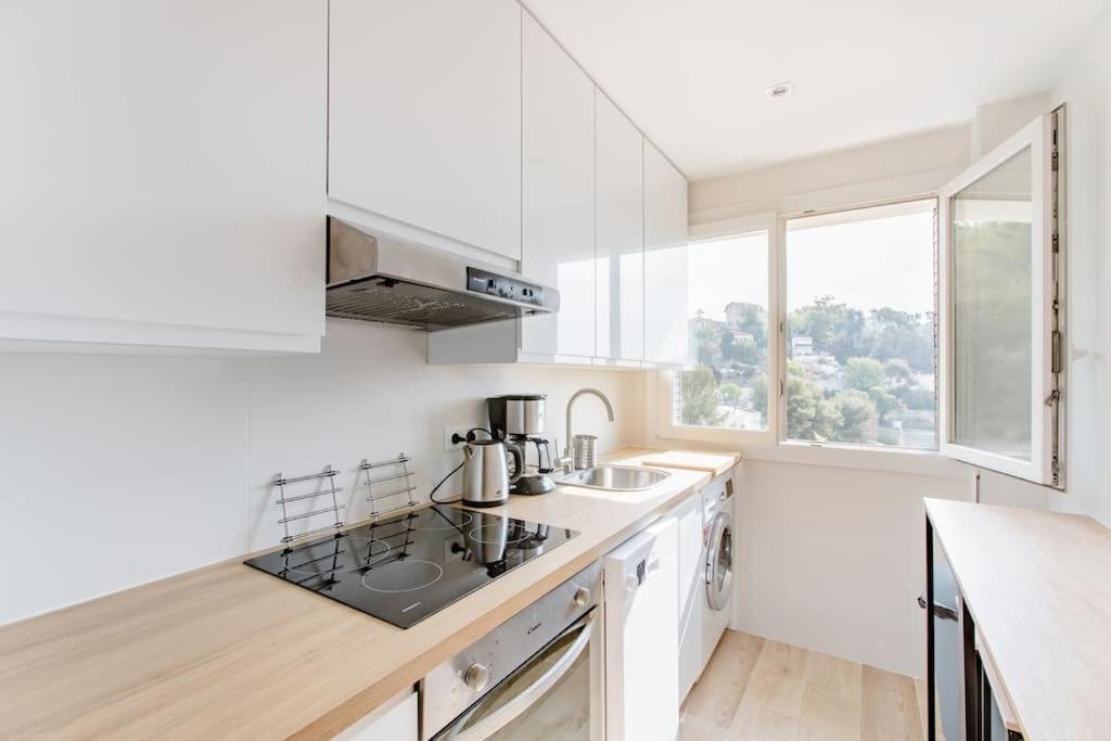 Private Room In Renovated Apartment - Tram 1 Min Walk Nice Buitenkant foto